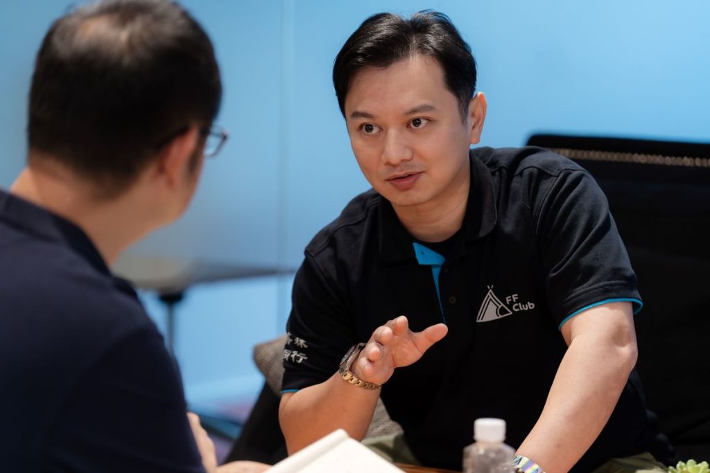 Forex Forest 創辦人兼行政總裁 Wayne Ng 先生，現場接受媒體記者專訪。